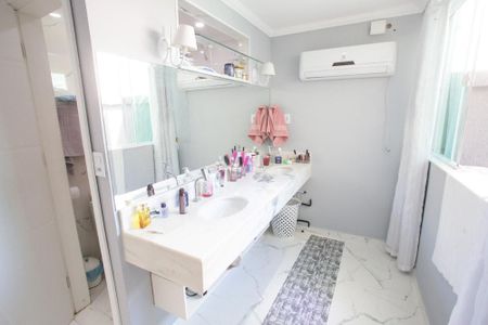 Casa à venda com 140m², 3 quartos e 1 vagaBanheiro da Suíte