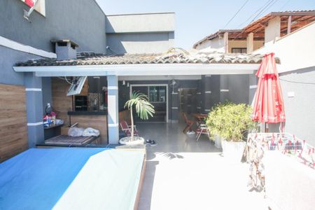 Casa à venda com 140m², 3 quartos e 1 vagaFachada
