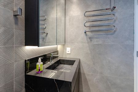 Apartamento à venda com 110m², 2 quartos e 1 vaga Apartamento à venda com 110m², 2 quartos e 1 vagaBanheiro da Suíte