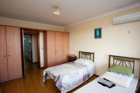 Apartamento à venda com 277m², 4 quartos e 2 vagasQuarto 1