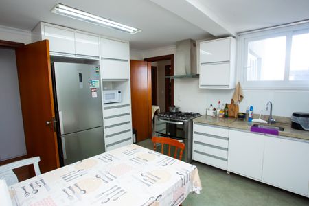 Apartamento à venda com 277m², 4 quartos e 2 vagasCozinha