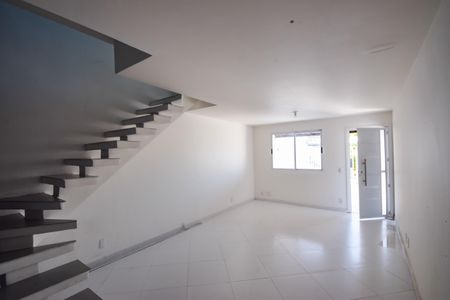 Casa à venda com 78m², 2 quartos e 1 vagaSala