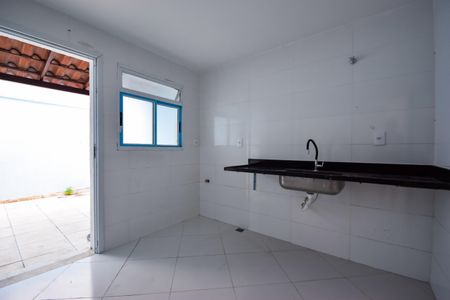 Casa à venda com 78m², 2 quartos e 1 vagaCozinha