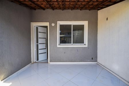 Casa à venda com 78m², 2 quartos e 1 vagaVaranda