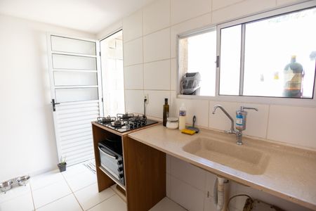Casa de condomínio para alugar com 64m², 2 quartos e 1 vagaCozinha