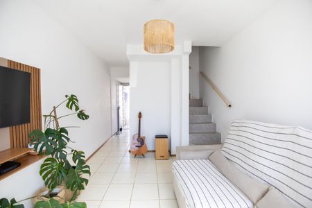 Sala de casa de condomínio para alugar com 2 quartos, 64m² em Guaratiba, Rio de Janeiro