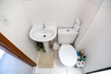 Casa de condomínio para alugar com 64m², 2 quartos e 1 vagaBanheiro