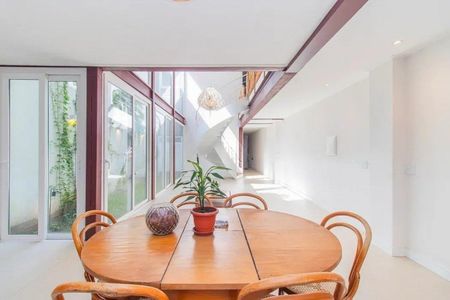 Casa para alugar com 450m², 4 quartos e 1 vaga Casa para alugar com 450m², 4 quartos e 1 vagaSala