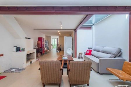 Casa para alugar com 450m², 4 quartos e 1 vaga Casa para alugar com 450m², 4 quartos e 1 vagaSala