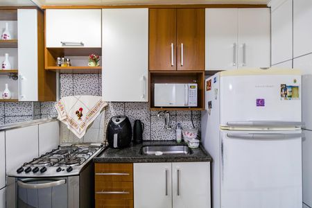 Cozinha de apartamento para alugar com 2 quartos, 48m² em Jardim Paris, São Paulo
