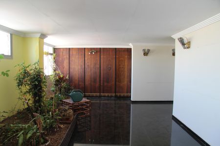 Apartamento à venda com 240m², 5 quartos e 2 vagasSala