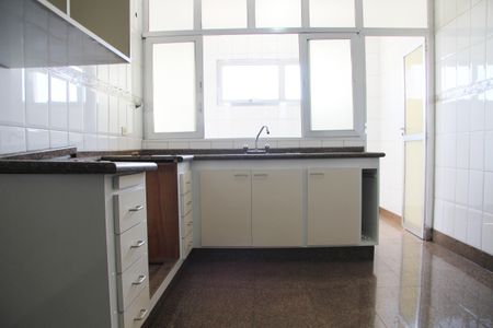Apartamento à venda com 240m², 5 quartos e 2 vagasCozinha