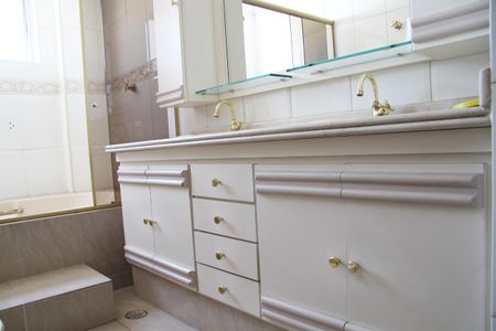 Apartamento à venda com 240m², 5 quartos e 2 vagasBanheiro da Suíte 5