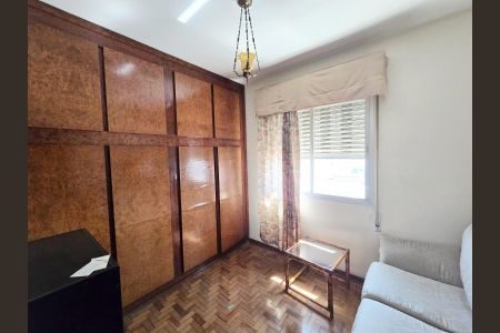 Apartamento à venda com 240m², 5 quartos e 2 vagasQuarto 04