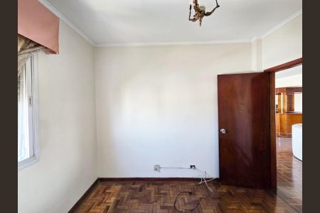 Apartamento à venda com 240m², 5 quartos e 2 vagasQuarto 