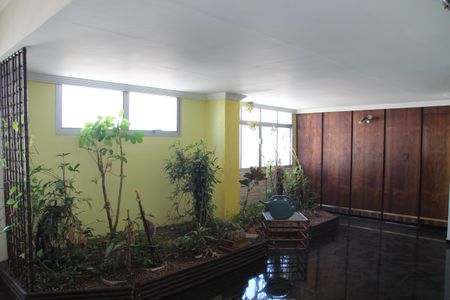 Apartamento à venda com 240m², 5 quartos e 2 vagasSala