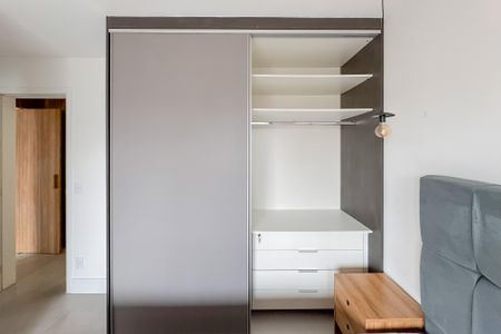 Apartamento à venda com 72m², 1 quarto e 1 vagaSuíte - Armários