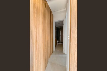 Apartamento à venda com 72m², 1 quarto e 1 vagaCorredor - Armários