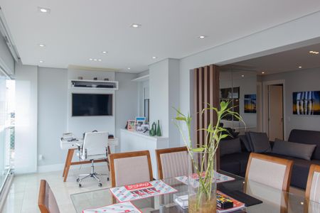 Apartamento à venda com 124m², 3 quartos e 3 vagasVaranda