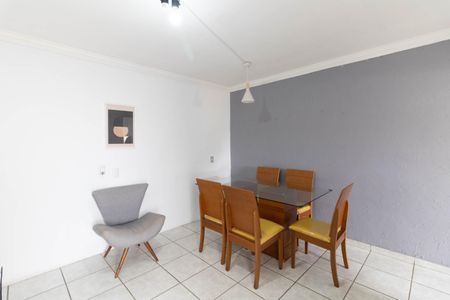 Sala de casa à venda com 2 quartos, 130m² em Jardim Maria Estela, São Paulo