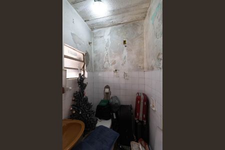 Casa à venda com 130m², 2 quartos e 3 vagasBanheiro de Serviço