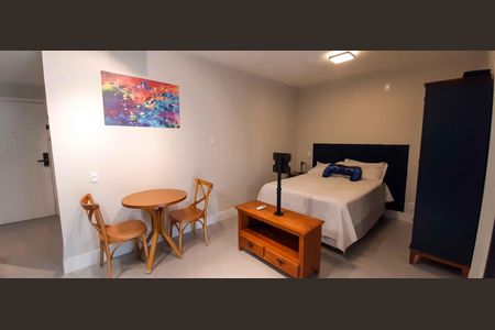 Apartamento para alugar com 28m², 1 quarto e 1 vagaStudio