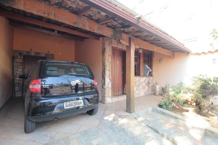 Casa à venda com 210m², 3 quartos e 2 vagasGaragem