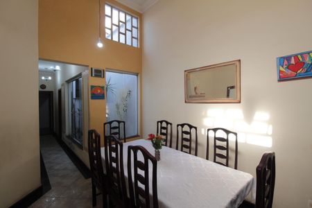 Casa à venda com 210m², 3 quartos e 2 vagasCopa