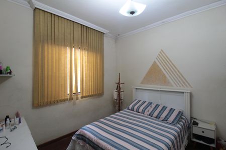 Casa à venda com 210m², 3 quartos e 2 vagasSuíte