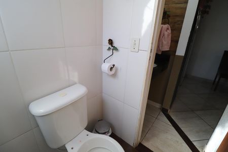 Casa de condomínio para alugar com 142m², 3 quartos e 3 vagasBanheiro Social