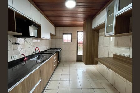 Casa para alugar com 100m², 3 quartos e 2 vagasCozinha