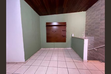 Casa para alugar com 100m², 3 quartos e 2 vagasSala