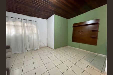 Casa para alugar com 100m², 3 quartos e 2 vagasSala