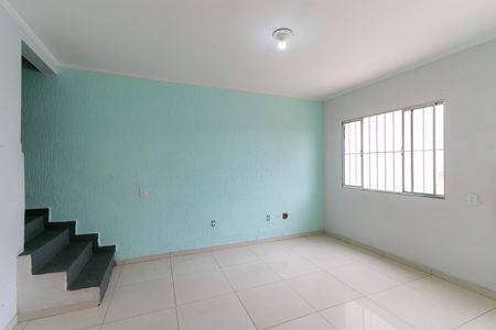 Sala de casa para alugar com 2 quartos, 84m² em Vila Alzira, São Paulo