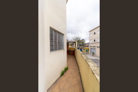 Casa para alugar com 84m², 2 quartos e 2 vagasCorredor Externo