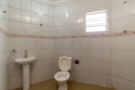 Casa para alugar com 84m², 2 quartos e 2 vagasBanheiro Social