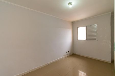 Casa para alugar com 84m², 2 quartos e 2 vagasQuarto 1