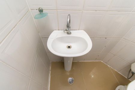 Casa para alugar com 84m², 2 quartos e 2 vagasBanheiro Social