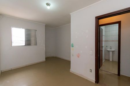 Casa para alugar com 84m², 2 quartos e 2 vagasQuarto 1
