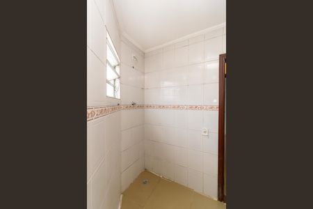 Casa para alugar com 84m², 2 quartos e 2 vagasBanheiro Social