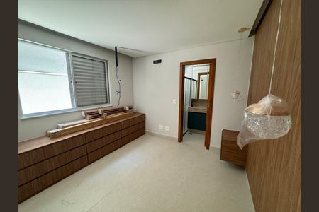 Apartamento à venda com 152m², 2 quartos e 2 vagasSuíte