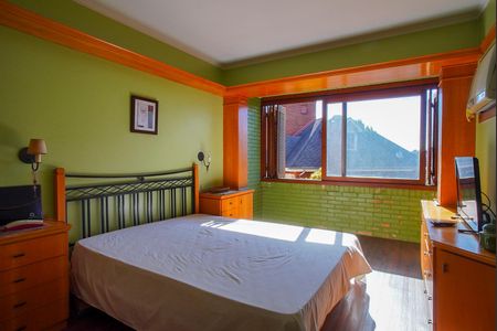 Casa para alugar com 280m², 4 quartos e 2 vagasSuíte 1