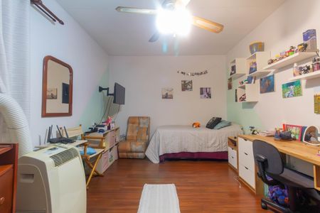 Casa à venda com 203m², 6 quartos e 7 vagasQuarto 2