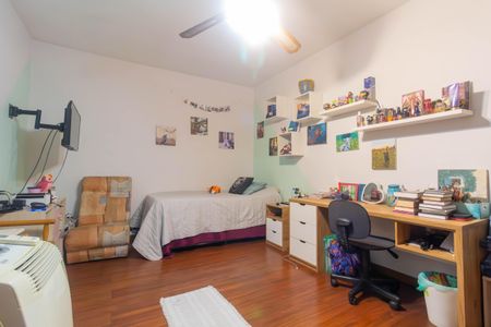 Casa à venda com 203m², 6 quartos e 7 vagasQuarto 2