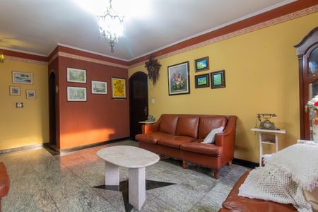 Sala de casa à venda com 6 quartos, 203m² em Vila Carrão, São Paulo