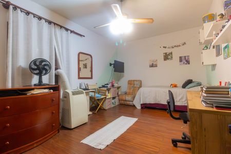 Casa à venda com 203m², 6 quartos e 7 vagasQuarto 2