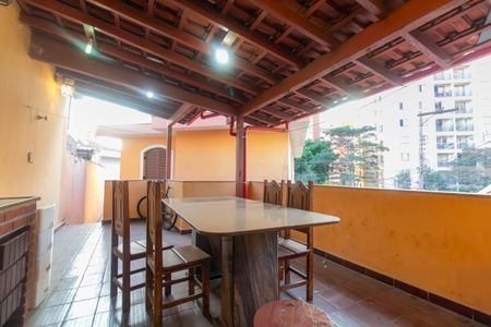 Casa à venda com 203m², 6 quartos e 7 vagasChurrasqueira