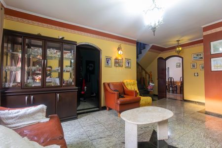 Casa à venda com 203m², 6 quartos e 7 vagasSala