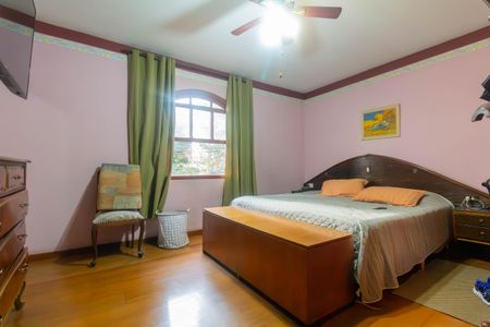 Casa à venda com 203m², 6 quartos e 7 vagasQuarto 3