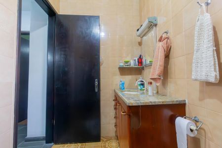 Casa à venda com 203m², 6 quartos e 7 vagasBanheiro 1